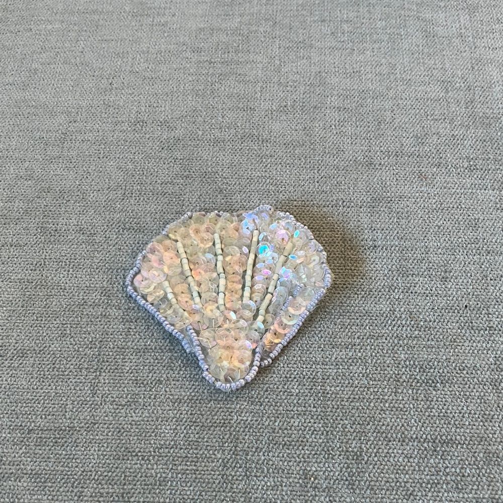 Sequined Shell with Velcro on Back